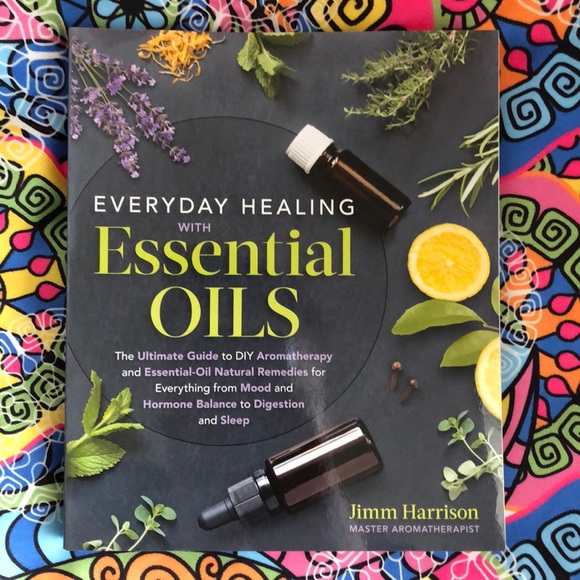 Everyday Healing with Essential Oils: The Ultimate Guide to DIY Aromatherapy - Picture 2 of 16